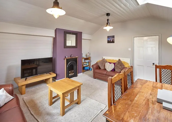 Host & Stay - Leesholme Loft